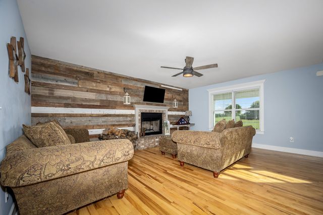 108 Cove Hill Rd, Woodbury, TN 37190