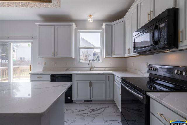 18923 Howe Street, Omaha, NE 68130