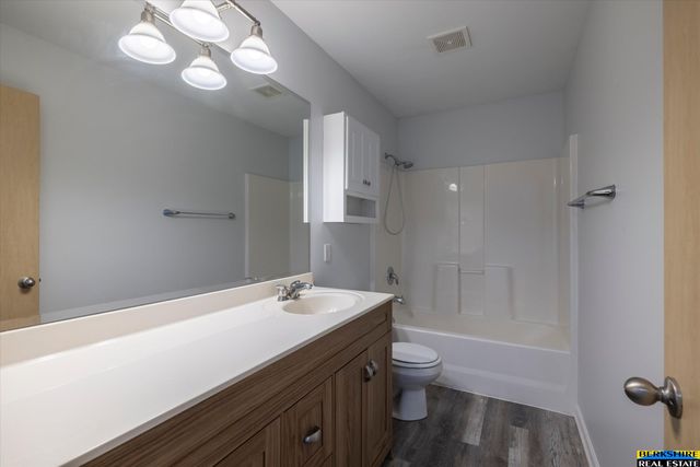 18923 Howe Street, Omaha, NE 68130