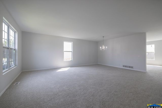 18923 Howe Street, Omaha, NE 68130