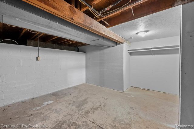 3621 Livernois Road, Troy, MI 48083