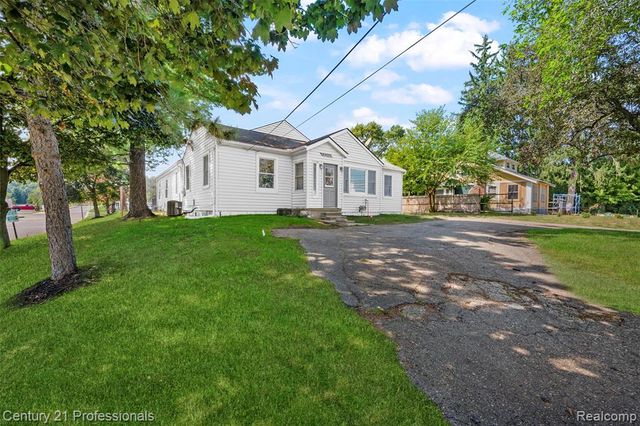 3621 Livernois Road, Troy, MI 48083