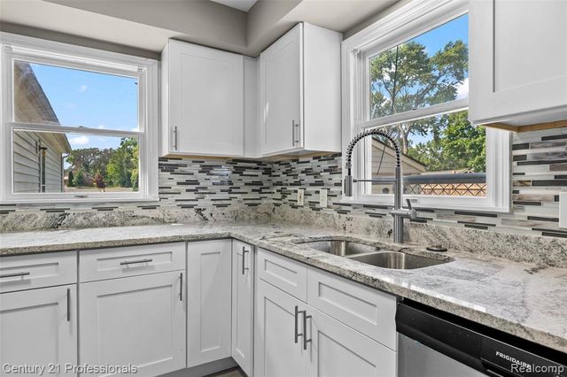 3621 Livernois Road, Troy, MI 48083