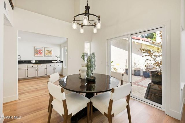 974 Quarterhorse Lane, Oak Park, CA 91377