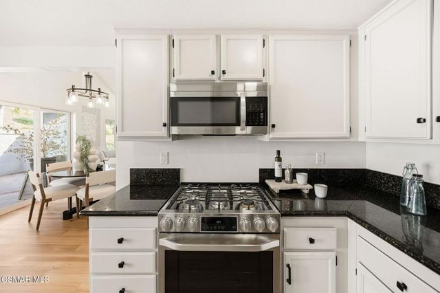 974 Quarterhorse Lane, Oak Park, CA 91377