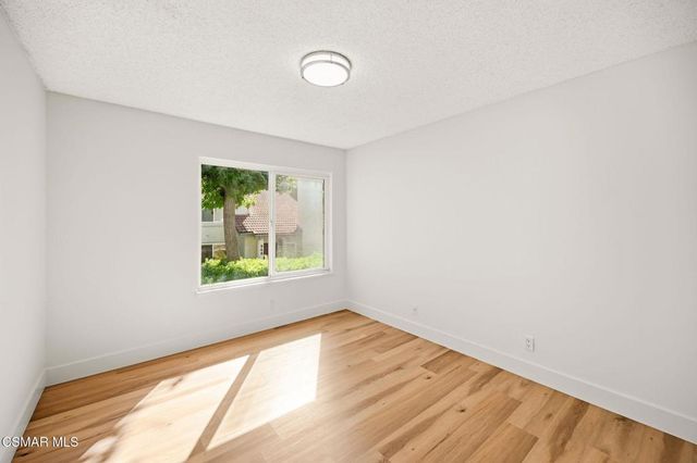 974 Quarterhorse Lane, Oak Park, CA 91377