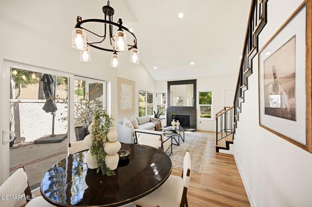 974 Quarterhorse Lane, Oak Park, CA 91377