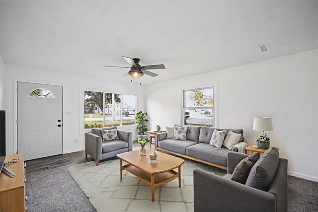 624 S Goodrich Street, Colfax, IA 50054