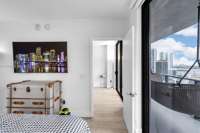 121 NE 34th St 3003, Miami, FL 33137