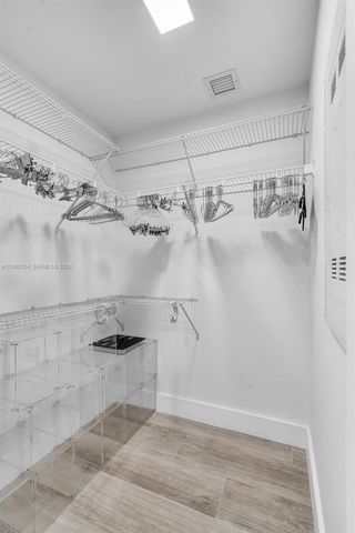 121 NE 34th St 3003, Miami, FL 33137