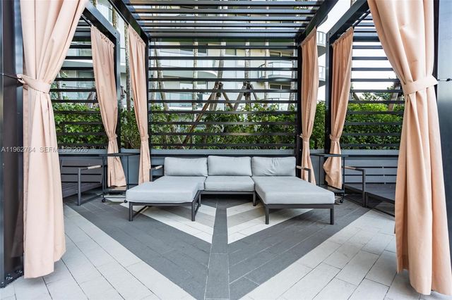 121 NE 34th St 3003, Miami, FL 33137