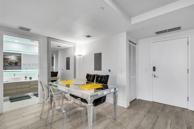 121 NE 34th St 3003, Miami, FL 33137