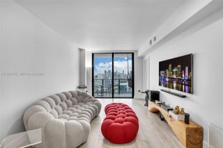 121 NE 34th St 3003, Miami, FL 33137