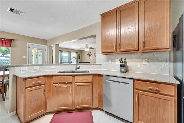 2114 Camdon Drive, Deer Park, TX 77536
