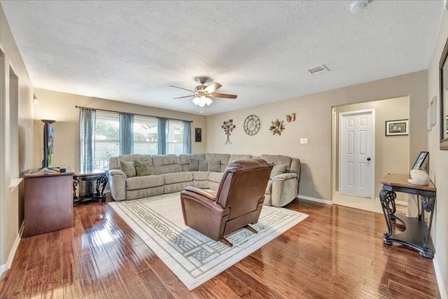 2114 Camdon Drive, Deer Park, TX 77536
