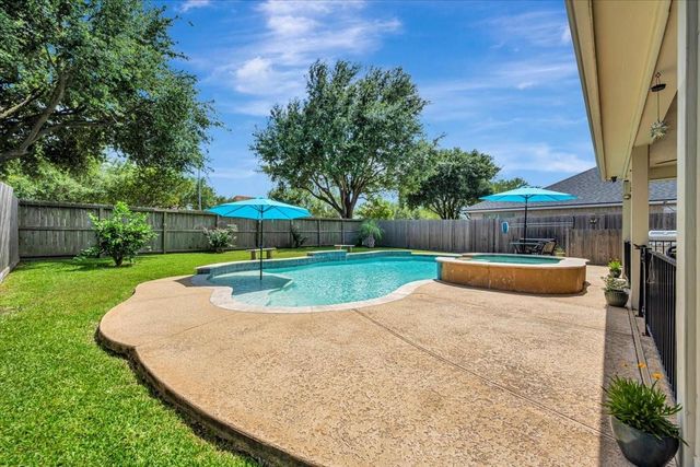 2114 Camdon Drive, Deer Park, TX 77536