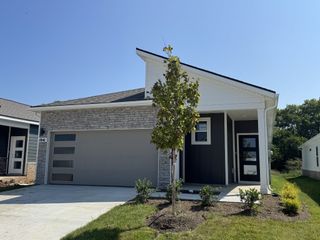 2033 Skippack PVT Circle, Gallatin, TN 37066