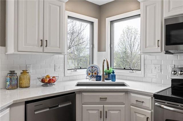 12285 S Mullen Road, Olathe, KS 66062