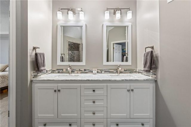 12285 S Mullen Road, Olathe, KS 66062