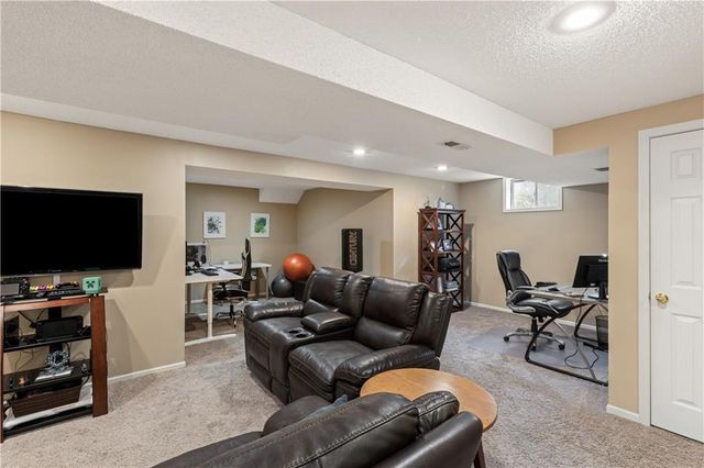 12285 S Mullen Road, Olathe, KS 66062