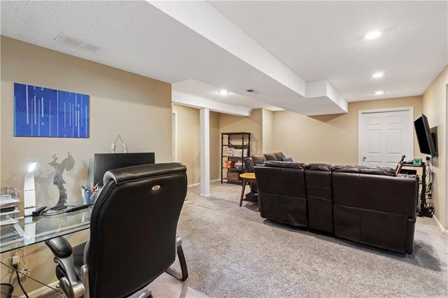 12285 S Mullen Road, Olathe, KS 66062