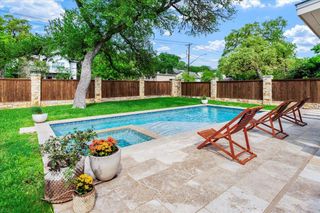 2210 Meadowbrook DR, Austin, TX 78703
