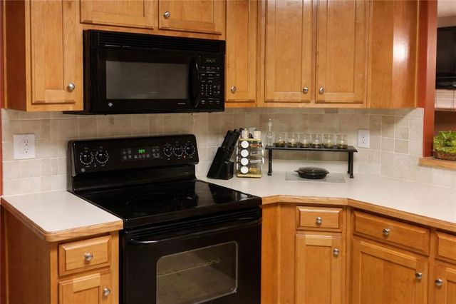 3233 Glenloch Place, Lawrenceville, GA 30044