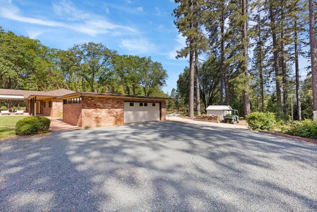 1040 Gladycon Rd, Colfax, CA 95713