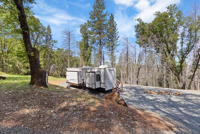 1040 Gladycon Rd, Colfax, CA 95713
