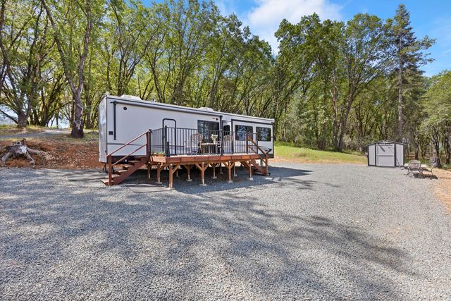 1040 Gladycon Rd, Colfax, CA 95713