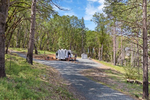 1040 Gladycon Rd, Colfax, CA 95713