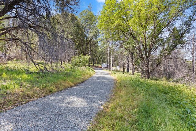 1040 Gladycon Rd, Colfax, CA 95713