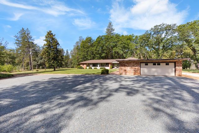 1040 Gladycon Rd, Colfax, CA 95713