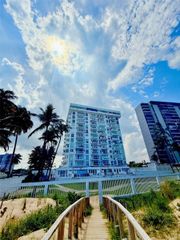 4837 ISLA VERDE AV 102, Carolina, PR 00979