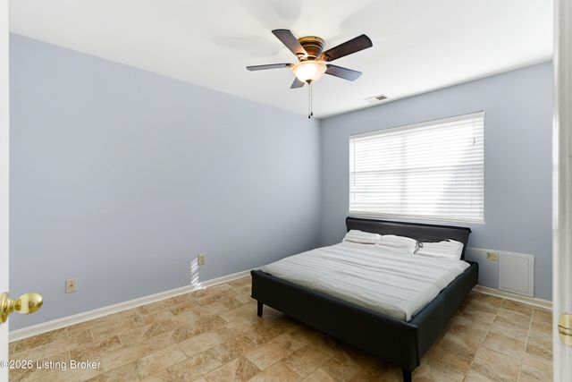 10201 Shoal Creek Ct, Louisville, KY 40291