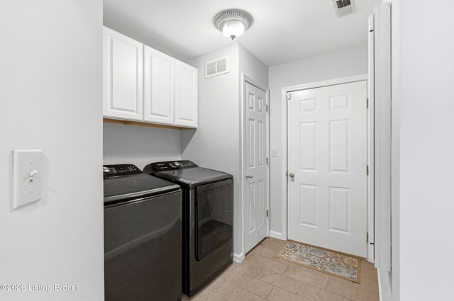 10201 Shoal Creek Ct, Louisville, KY 40291