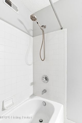 10201 Shoal Creek Ct, Louisville, KY 40291