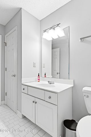 10201 Shoal Creek Ct, Louisville, KY 40291