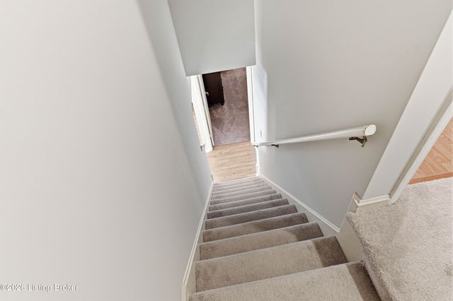 10201 Shoal Creek Ct, Louisville, KY 40291