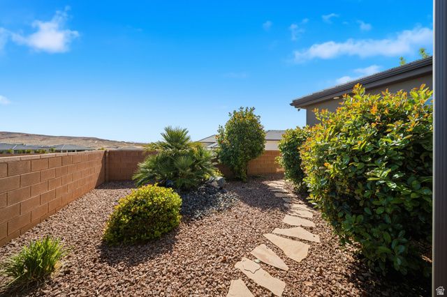 1938 N OUTLOOK DR, Washington, UT 84780