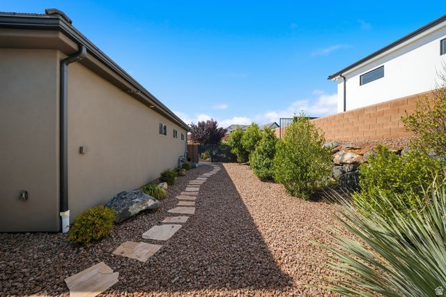 1938 N OUTLOOK DR, Washington, UT 84780