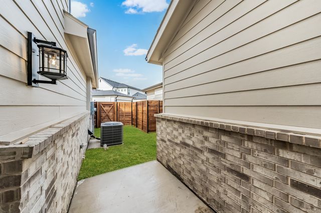 9613 Thorncrown Lane, Fort Worth, TX 76179