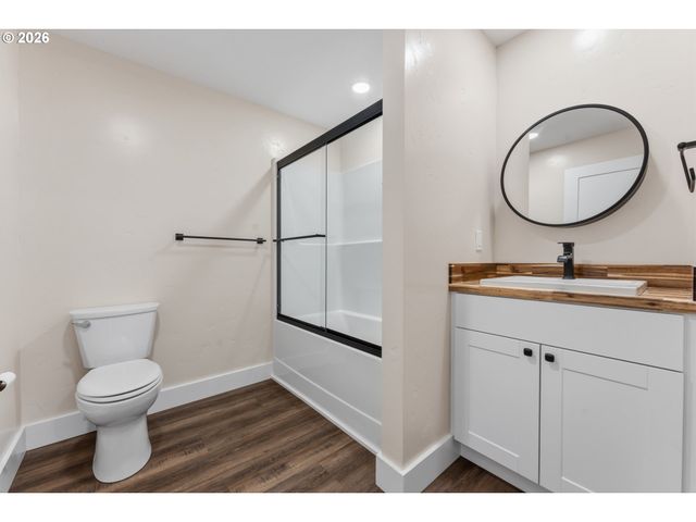 790 OREGON Ave, North Bend, OR 97459