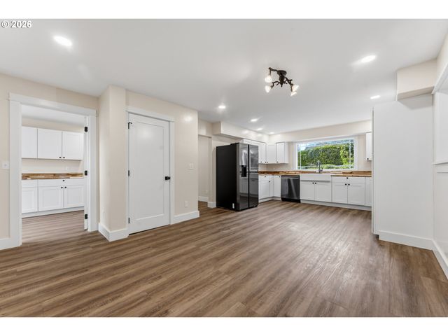 790 OREGON Ave, North Bend, OR 97459