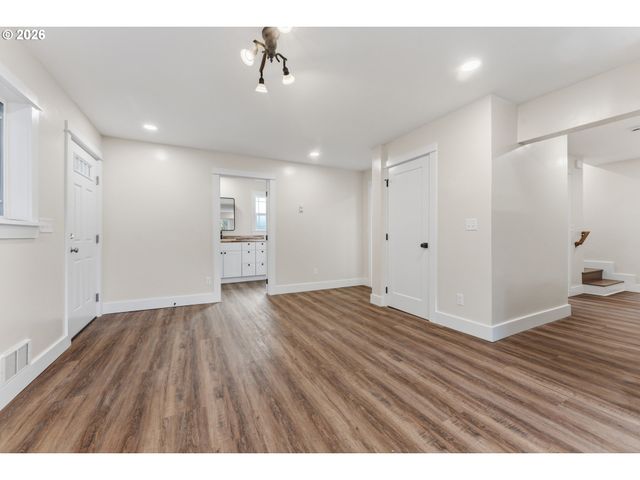 790 OREGON Ave, North Bend, OR 97459