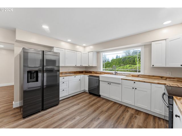 790 OREGON Ave, North Bend, OR 97459