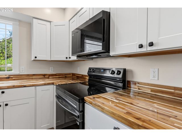 790 OREGON Ave, North Bend, OR 97459