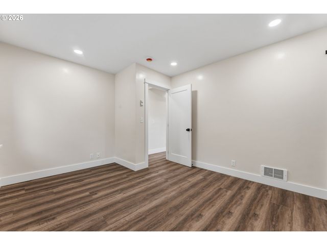 790 OREGON Ave, North Bend, OR 97459