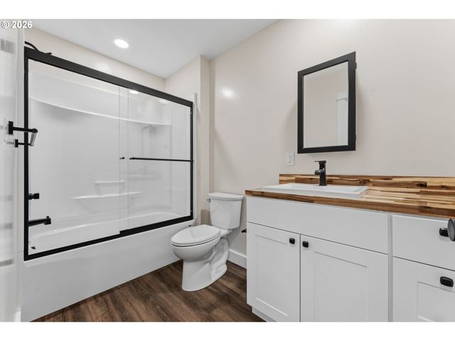 790 OREGON Ave, North Bend, OR 97459