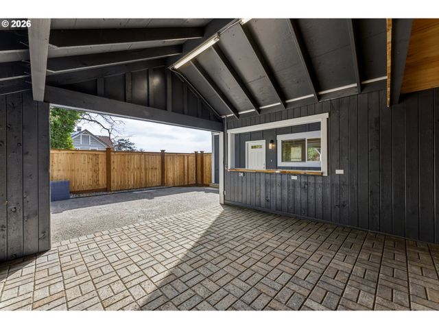 790 OREGON Ave, North Bend, OR 97459